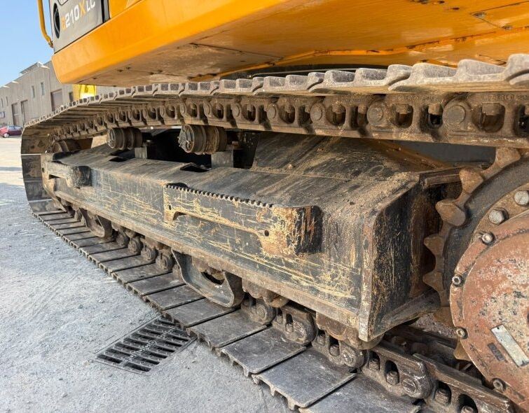 JCB 210 XLC **EPIROC HAMMER**
